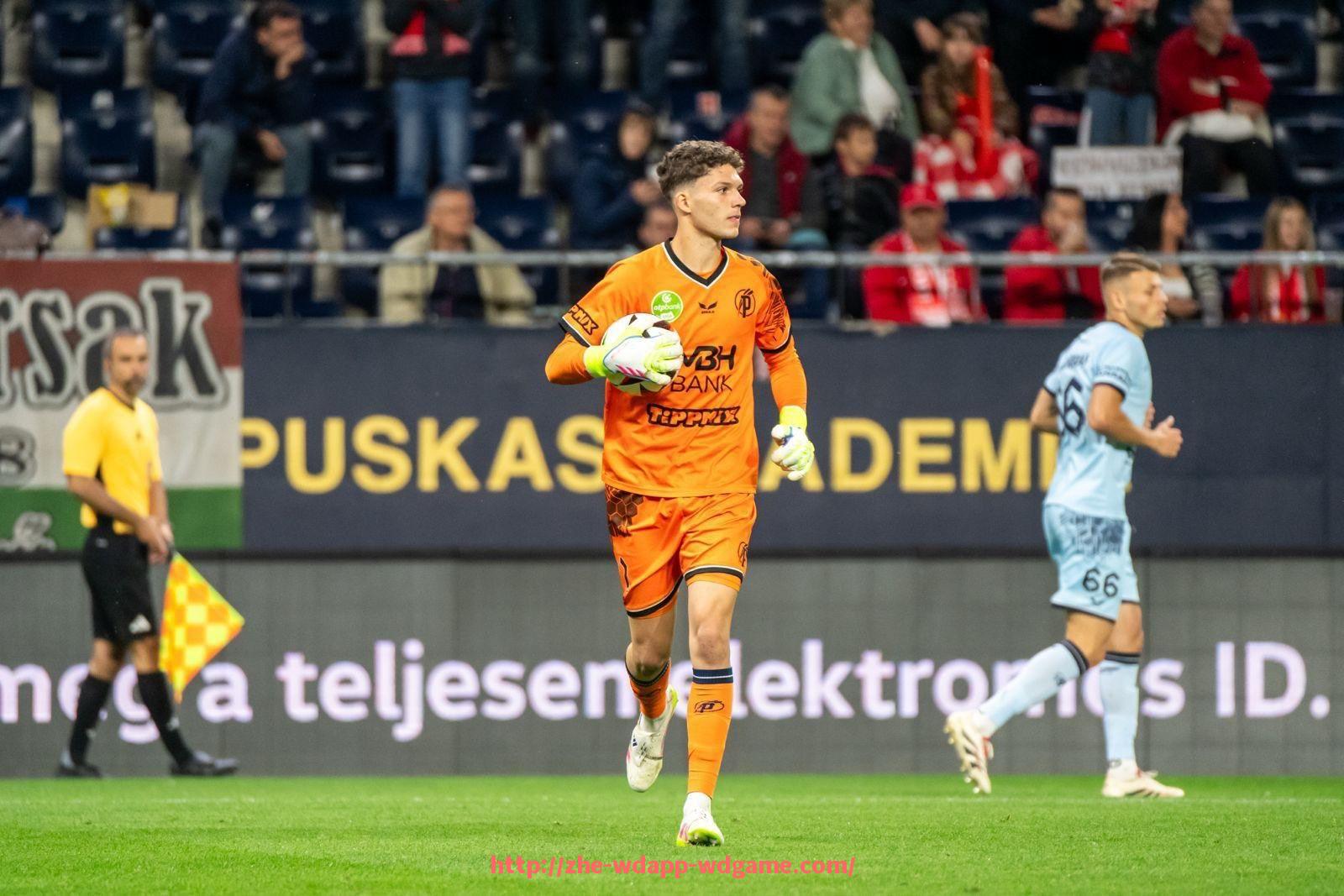 问鼎娱乐官网-周琦火箭队首秀表现及赛后评价